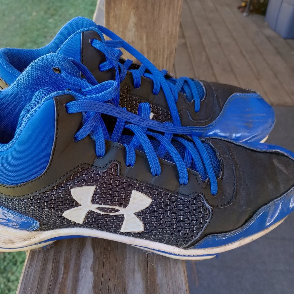 Under Armour cleats men size 10.5